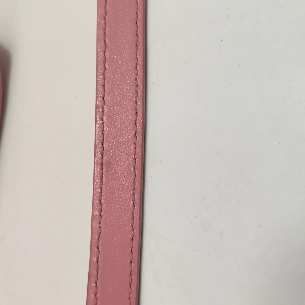 Prada – Bolsa Transversal em Couro com Logo - Imagem 13