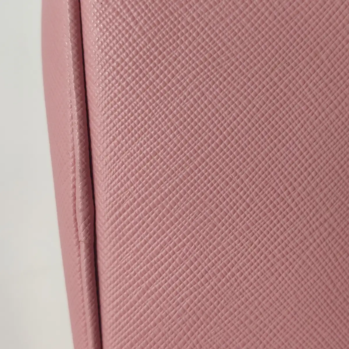 Prada – Bolsa Transversal em Couro com Logo - Imagem 15